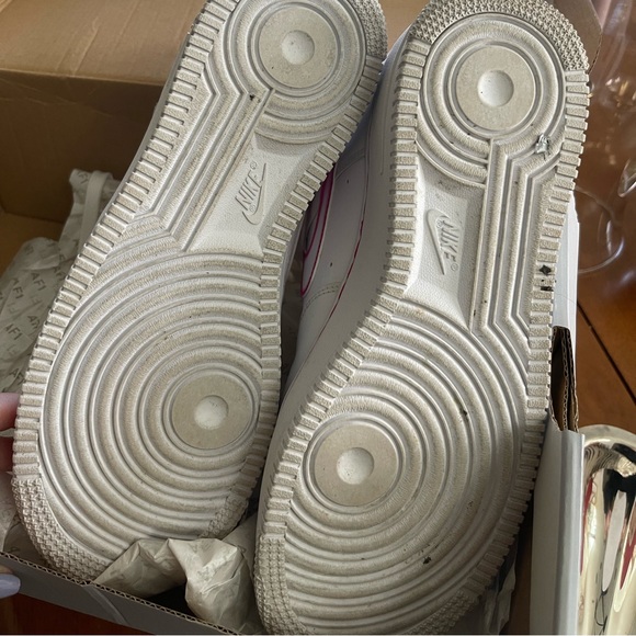 Women’s Airforce1 07 - Picture 4 of 4